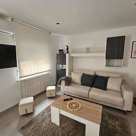 Elegant Apartment With Yard For 4 Pax In Tetuan - 1 Madrid Buitenkant foto